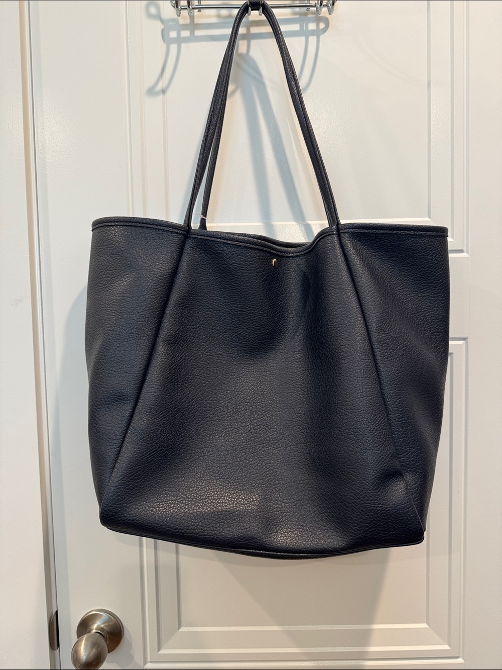 Everyday Black Pebbled Tote with Front Pocket - Picture 4 of 10